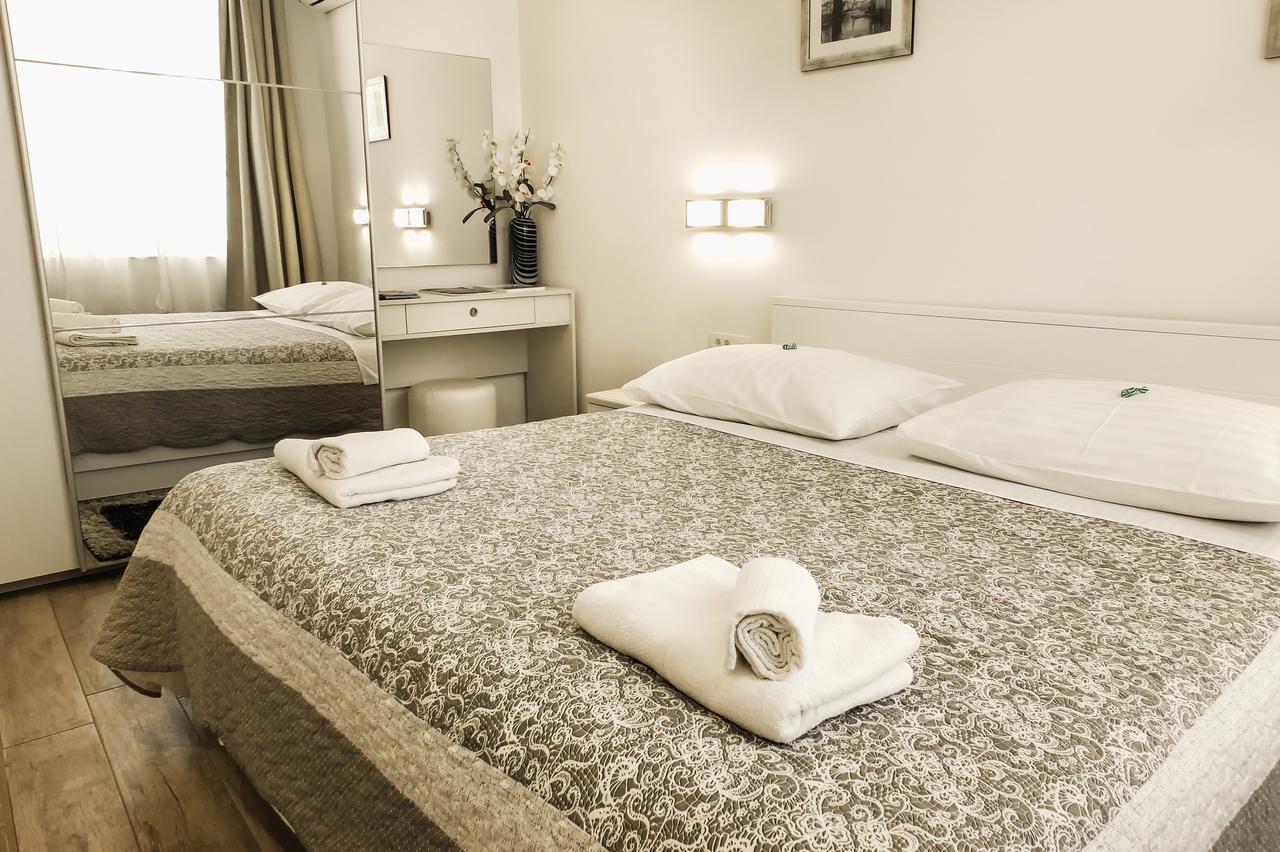 Old Square Apartment Split Bagian luar foto